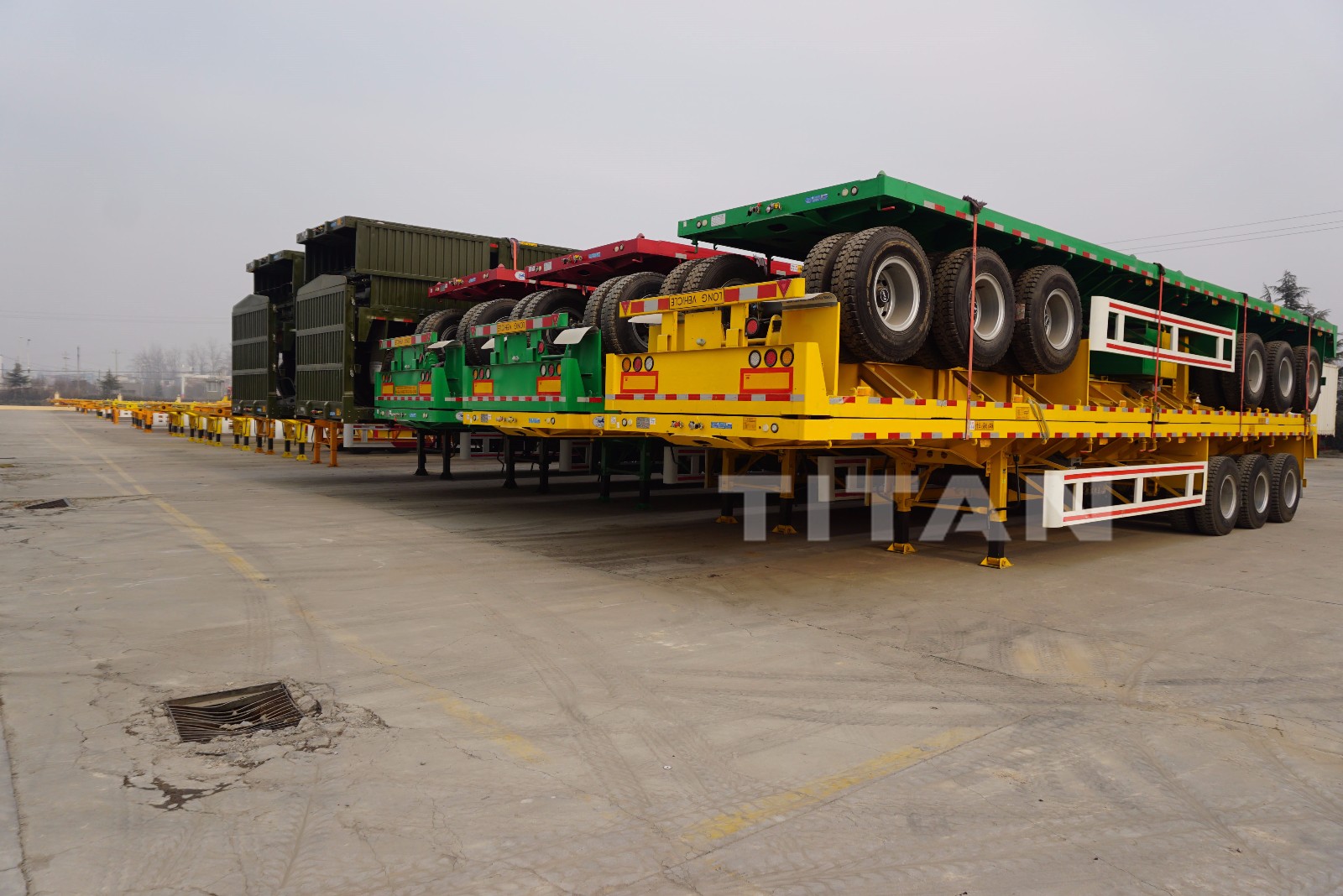 tri-axle flat-bed trailer